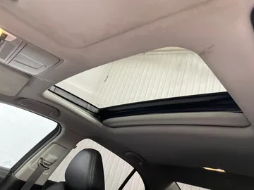 2017 Acura TLX - image 6