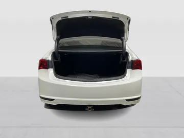 2017 Acura TLX - image 13