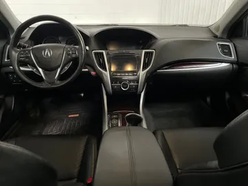 2017 Acura TLX - image 4