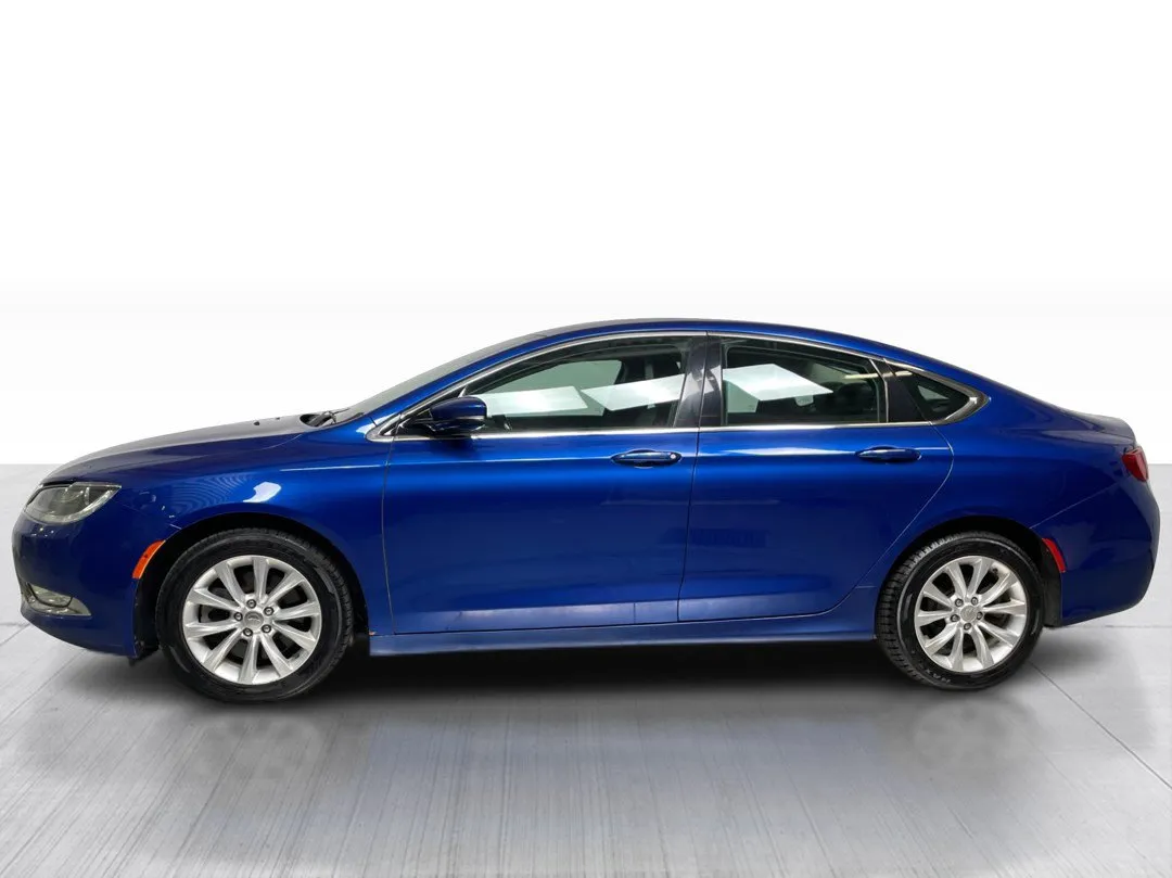 2016 Chrysler 200 — photo 8
