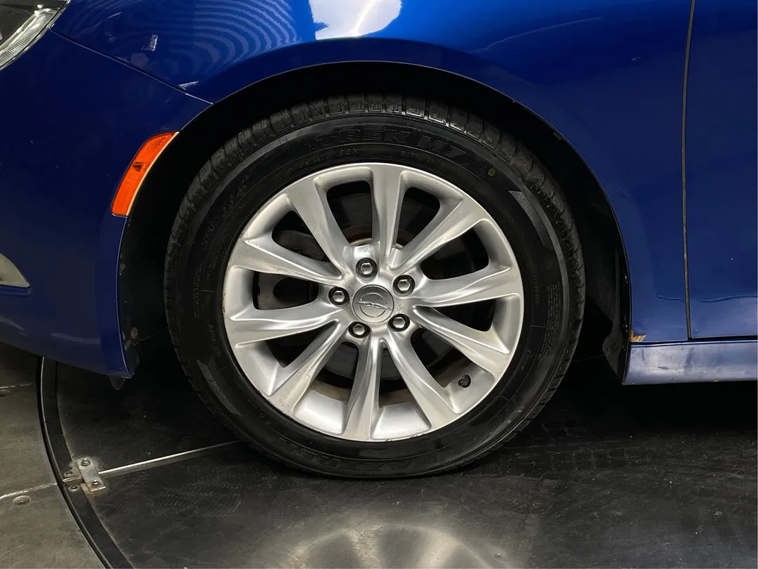 2016 Chrysler 200 — photo 5
