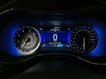 2016 Chrysler 200 - image 18