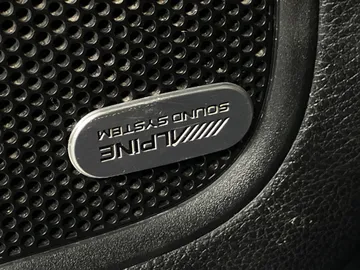 2016 Chrysler 200 - image 22