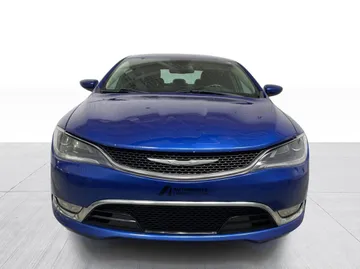 2016 Chrysler 200 - image 7