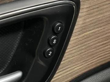 2016 Chrysler 200 - image 15