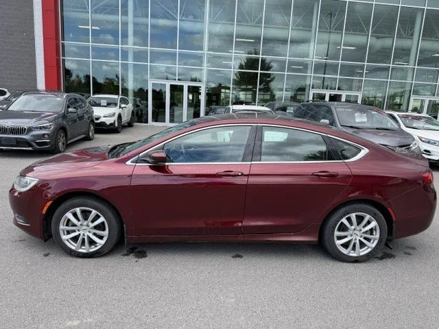 2016 Chrysler 200 — photo 4