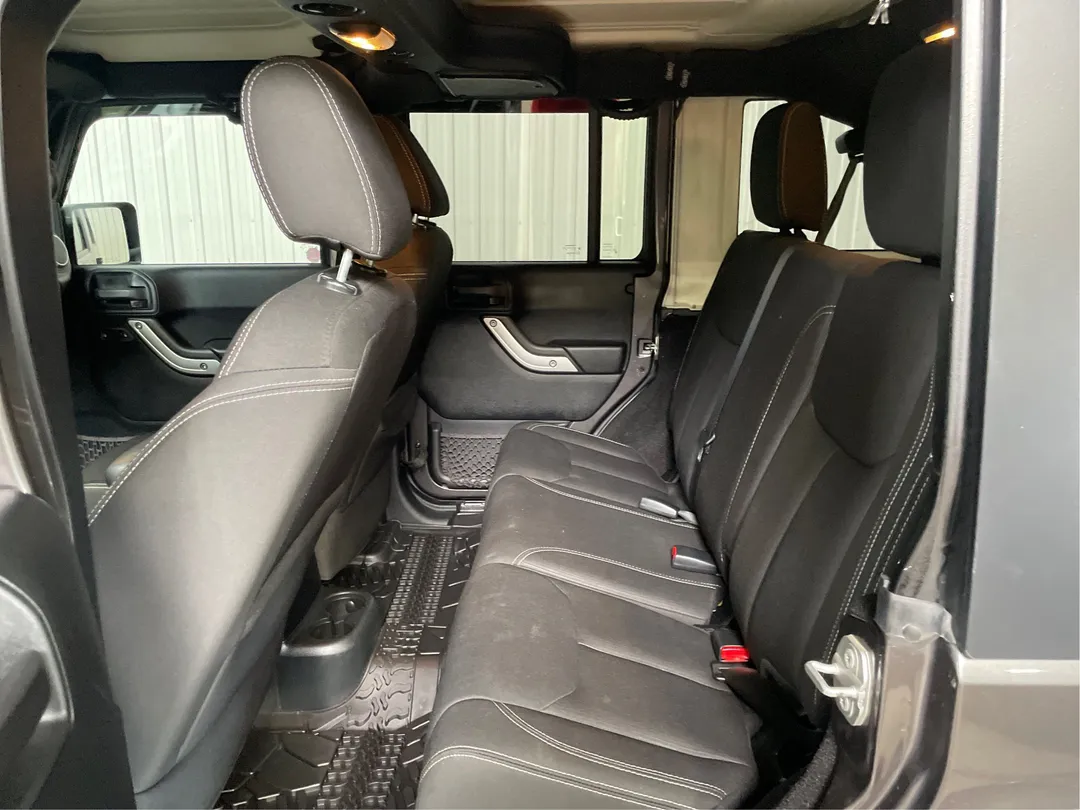 2016 Jeep Wrangler Unlimited Sahara 4WD, photo 10