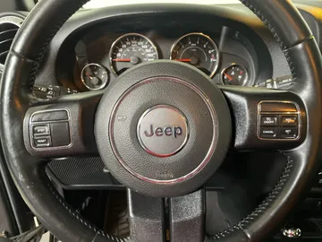 2016 Jeep Wrangler Unlimited - image 15