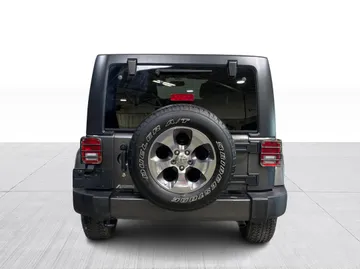 2016 Jeep Wrangler Unlimited - image 8