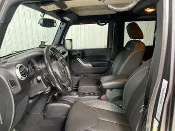 2016 Jeep Wrangler Unlimited - image 10