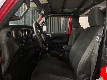 2018 Jeep Wrangler - image 3