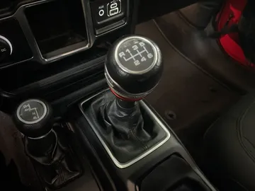 2018 Jeep Wrangler - image 23