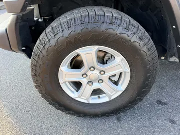 2022 Jeep Wrangler - image 7