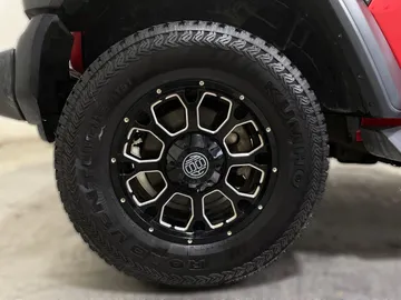 2019 Jeep Wrangler - image 6