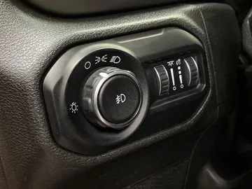 2019 Jeep Wrangler - image 23