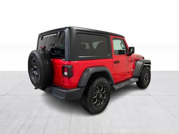 2019 Jeep Wrangler - image 13