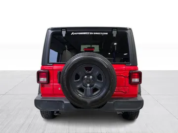 2019 Jeep Wrangler - image 11