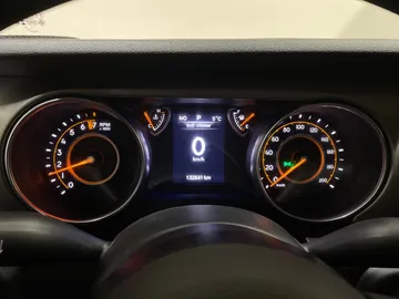 2019 Jeep Wrangler - image 15