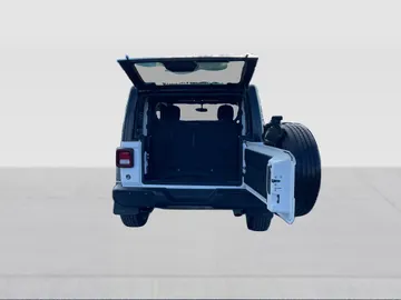 2023 Jeep Wrangler - image 13