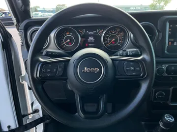 2023 Jeep Wrangler - image 17