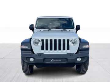 2023 Jeep Wrangler - image 8