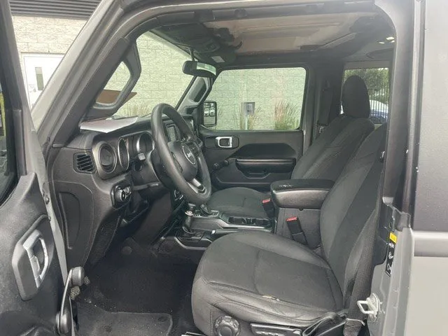 2020 Jeep Wrangler — photo 6