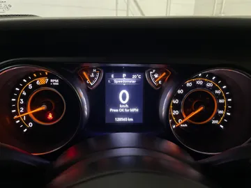 2020 Jeep Wrangler - image 13