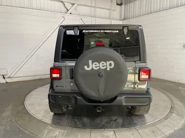 2020 Jeep Wrangler - image 7
