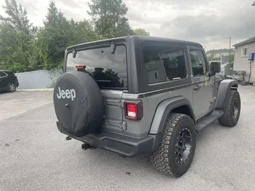 2020 Jeep Wrangler - image 3