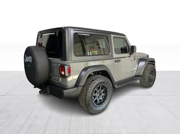 2020 Jeep Wrangler - image 13