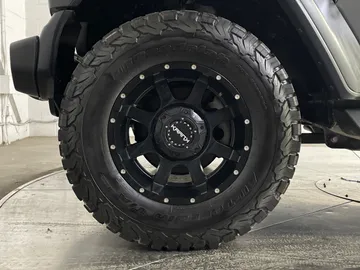 2020 Jeep Wrangler - image 16