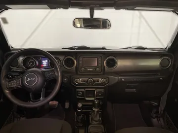 2020 Jeep Wrangler - image 12