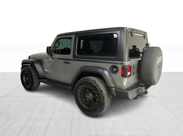2020 Jeep Wrangler - image 10