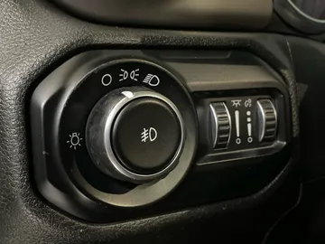 2020 Jeep Wrangler - image 15