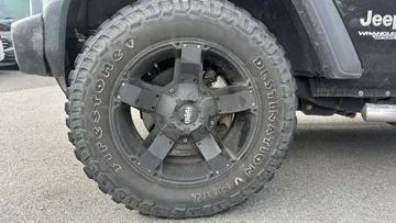 2019 Jeep Wrangler - image 7