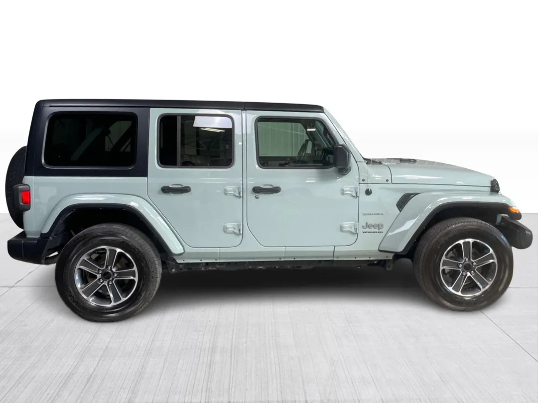 2023 Jeep Wrangler — photo 2