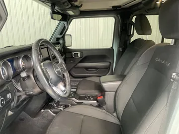 2023 Jeep Wrangler - image 3