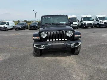 2021 Jeep Wrangler - image 2