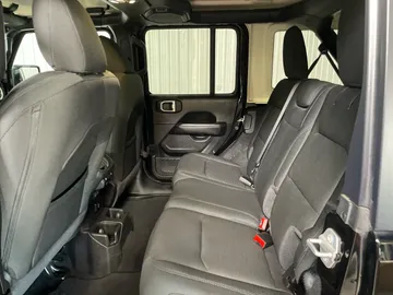 2021 Jeep Wrangler - image 14