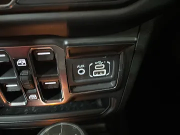 2021 Jeep Wrangler - image 26