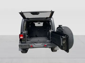 2021 Jeep Wrangler - image 12