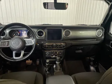 2021 Jeep Wrangler - image 4