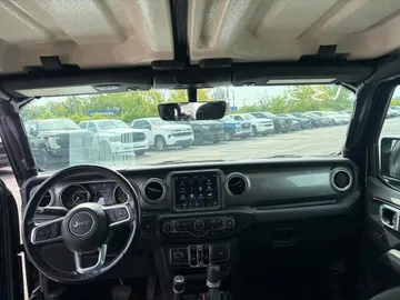 2021 Jeep Wrangler - image 9