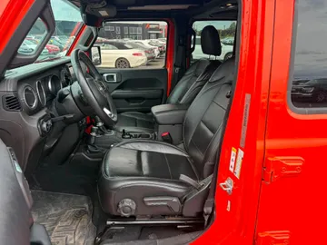 2019 Jeep Wrangler Unlimited - image 8
