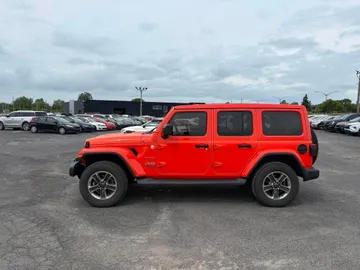 2019 Jeep Wrangler Unlimited - image 4