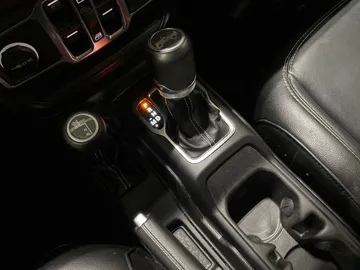 2019 Jeep Wrangler Unlimited - image 28