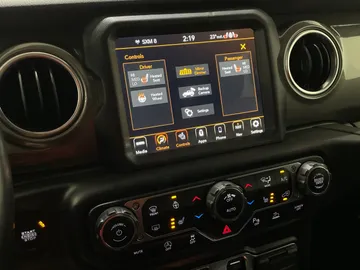 2021 Jeep Wrangler - image 24