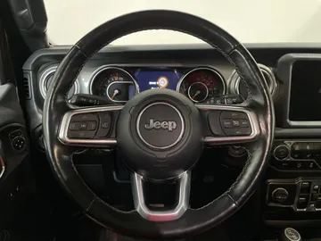 2021 Jeep Wrangler - image 25