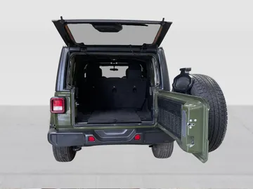 2021 Jeep Wrangler - image 13
