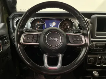 2021 Jeep Wrangler - image 24